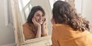 7 ways mirrors can bring wealth and happiness as per Vastu - Divine Sansar