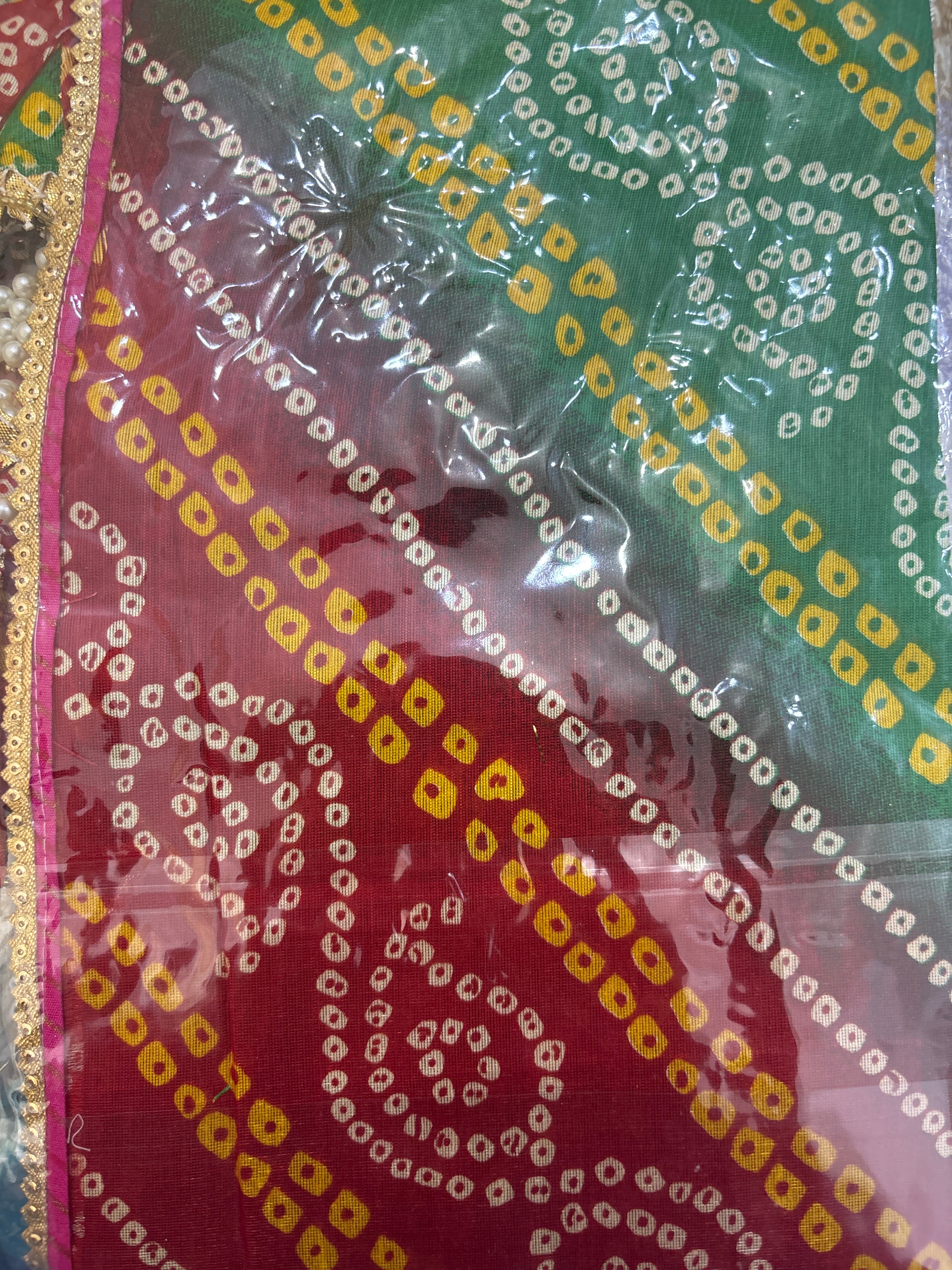 Divine Sansar Red and Green bandhni chunri for pooja purpose